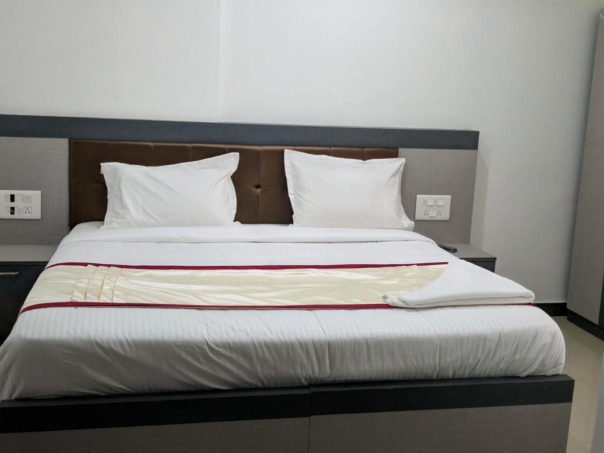 Hotel Shawrya The Grand Madikeri Zewnętrze zdjęcie