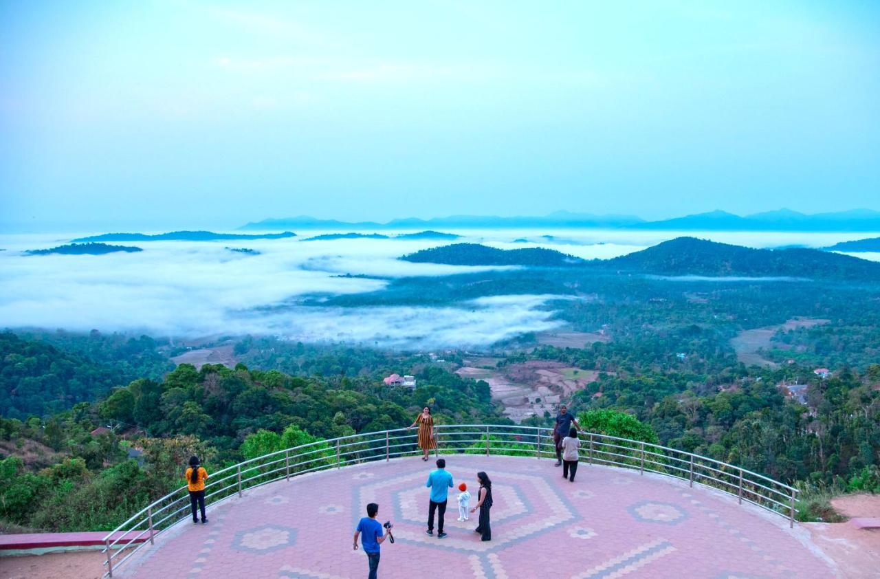 Hotel Shawrya The Grand Madikeri Zewnętrze zdjęcie